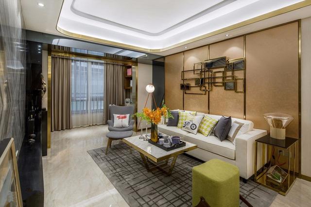 把不銹鋼條嵌到墻上，簡單點綴好高檔！