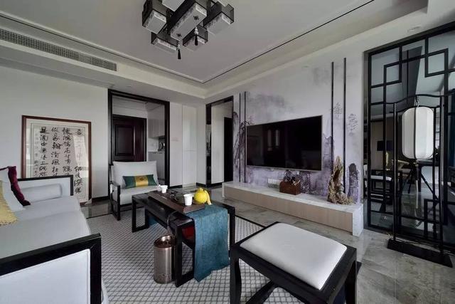 把不銹鋼條嵌到墻上，簡單點綴好高檔！