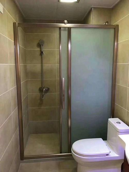  衛生間淋浴房隔斷墻圖片